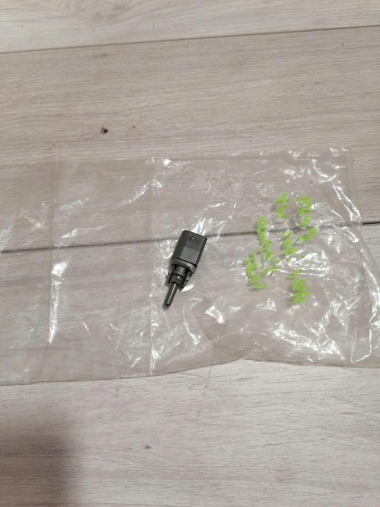 Купить Vw датчик температуры наружной 8z0820535b