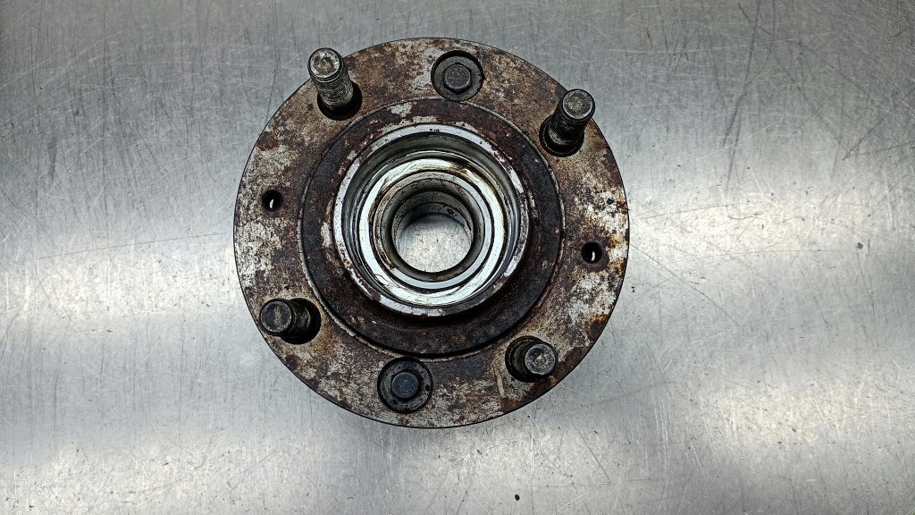 фото №1, Ступица колеса задняя mitsubishi space star 99r 1.8b