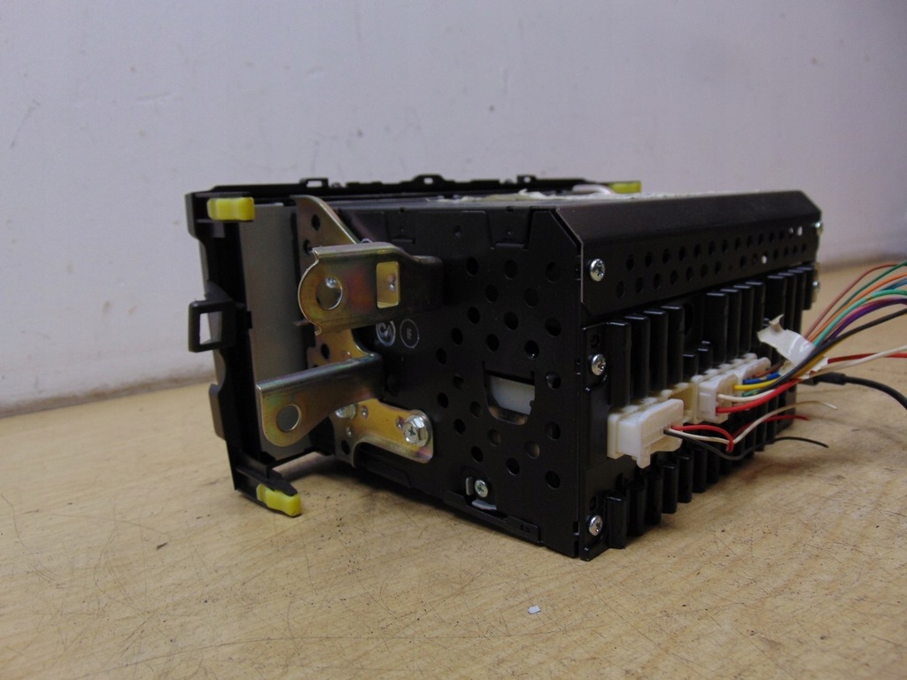 фото №10, Радіо заводський toyota auris 1 86120-02520