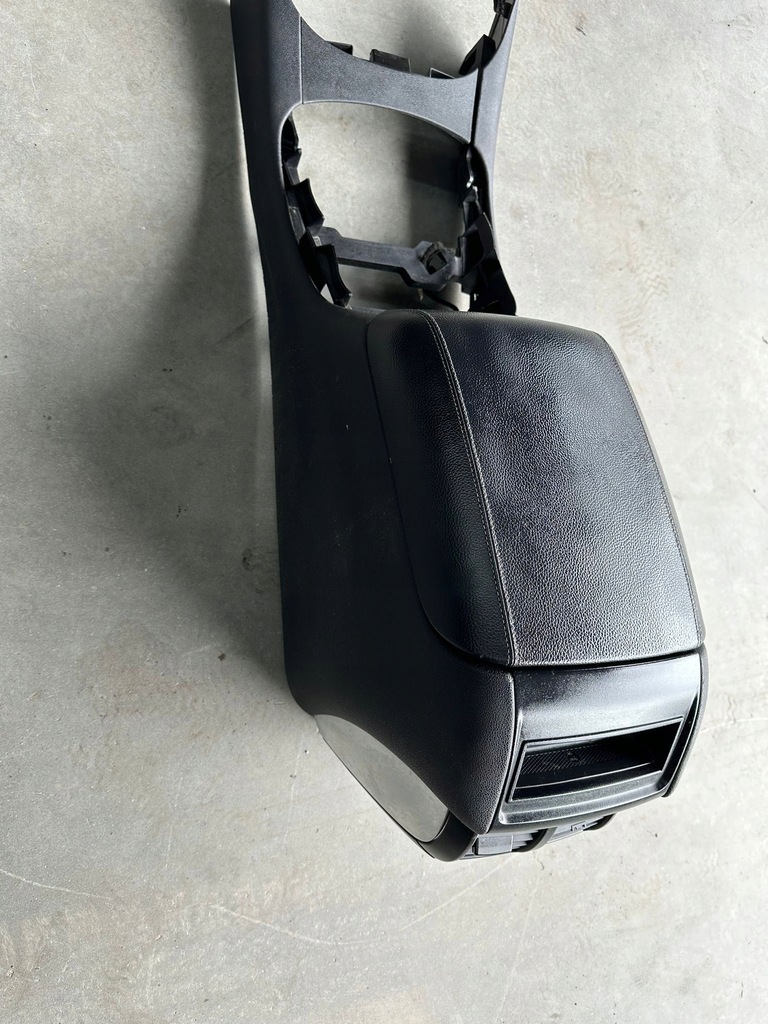 фото №1, Mercedes r klasa w251 туннель средний подлокотник