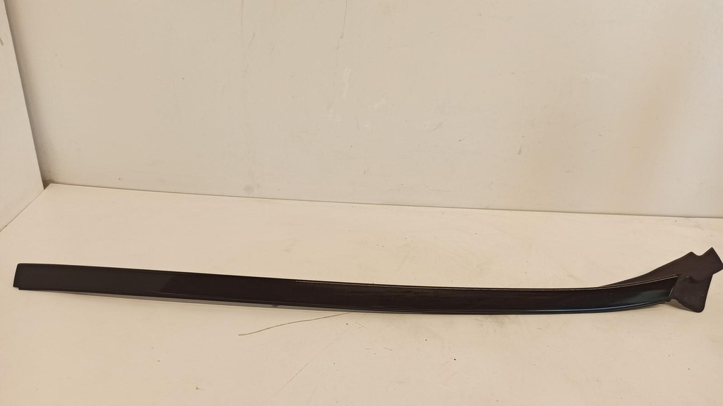 фото №1, Mercedes w212 молдинг скло лобове права
