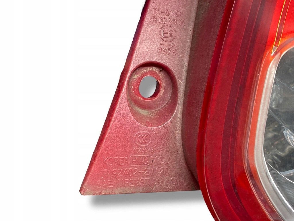 фото №9, Hyundai veloster лампа задня права сторона хетчбек