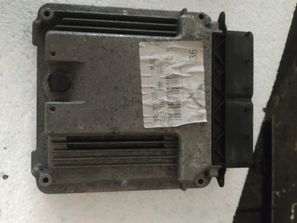 фото №1, Audi a4 b9 бортовий комп'ютер двигуна 04l906026t
