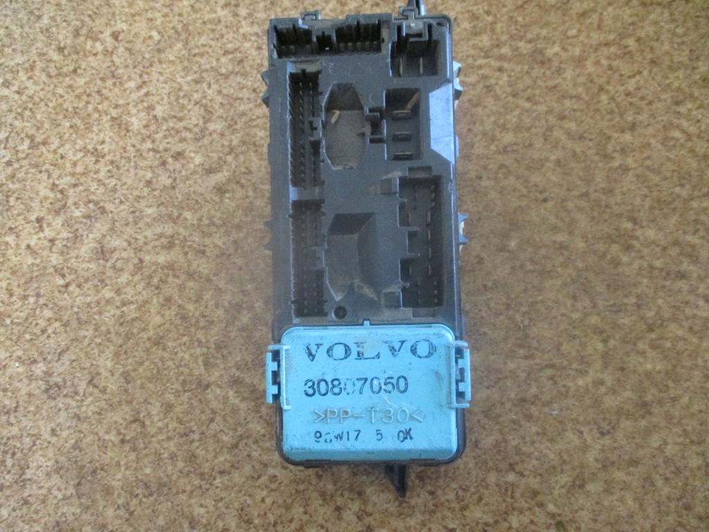 фото №1, Коробка модуль bsi volvo v40 i 1 30807050