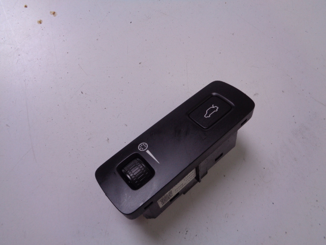 фото №1, Панель кришки volvo xc40 2017-