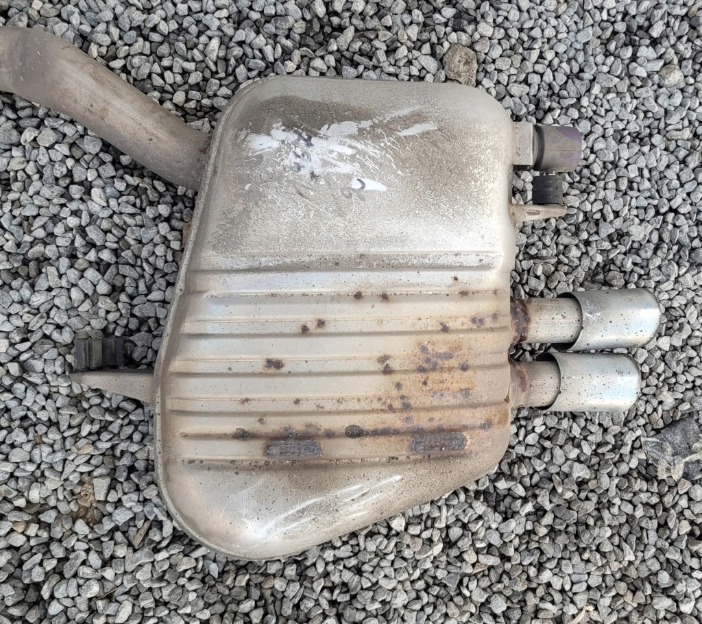 Труба вихлопна гасник n53b30 n53 3.0b bmw 5 f10 f11 7590545 7578177 7590544 Ціна