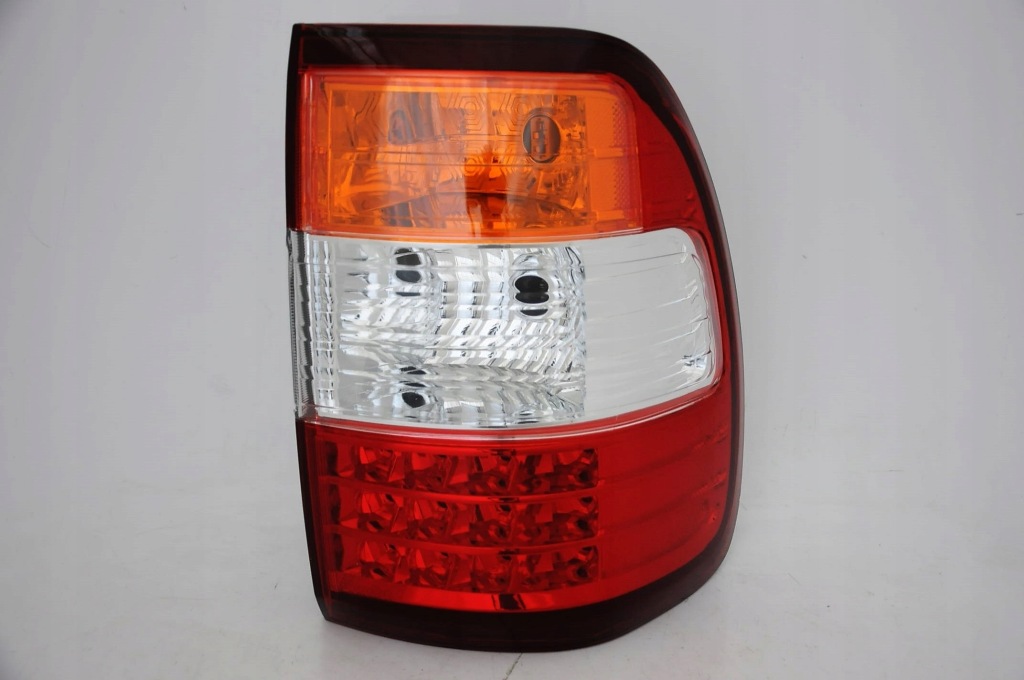 фото №2, Toyota land cruiser fj100 05-06 задняя led правая ^