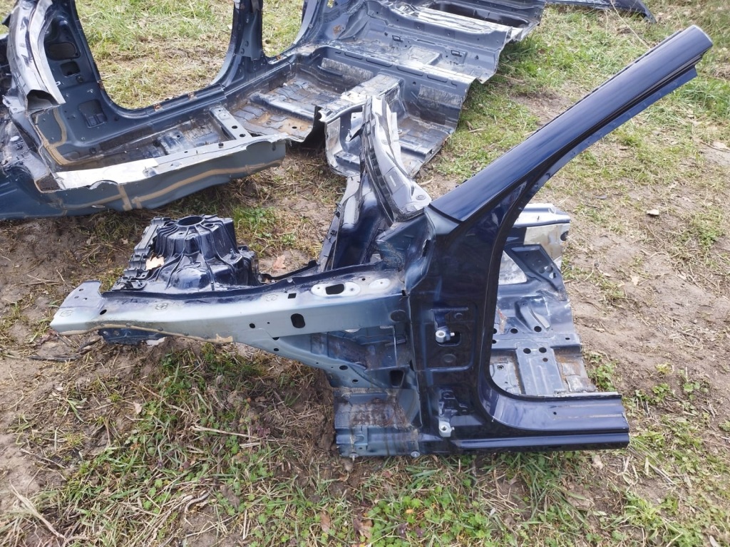 фото №1, Mercedes e w213 213 kombi четверть левый перед левая передняя 890