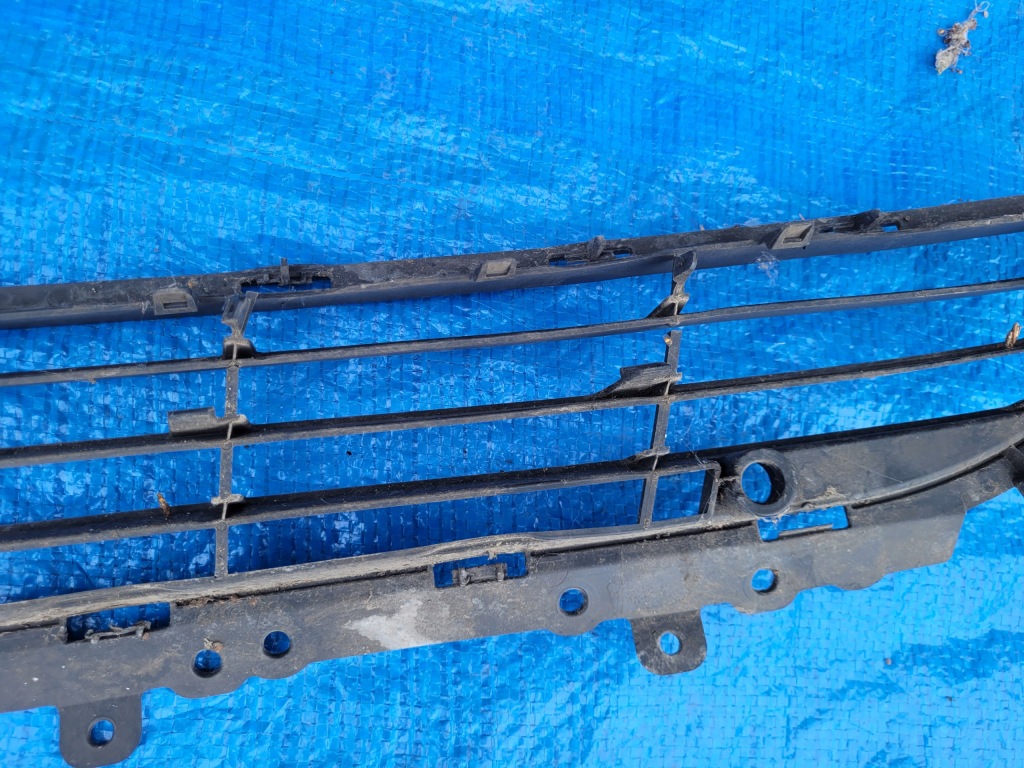 Opel-części | astra k v решётка решётка радиатора средняя бампера перед 13423678 Киев