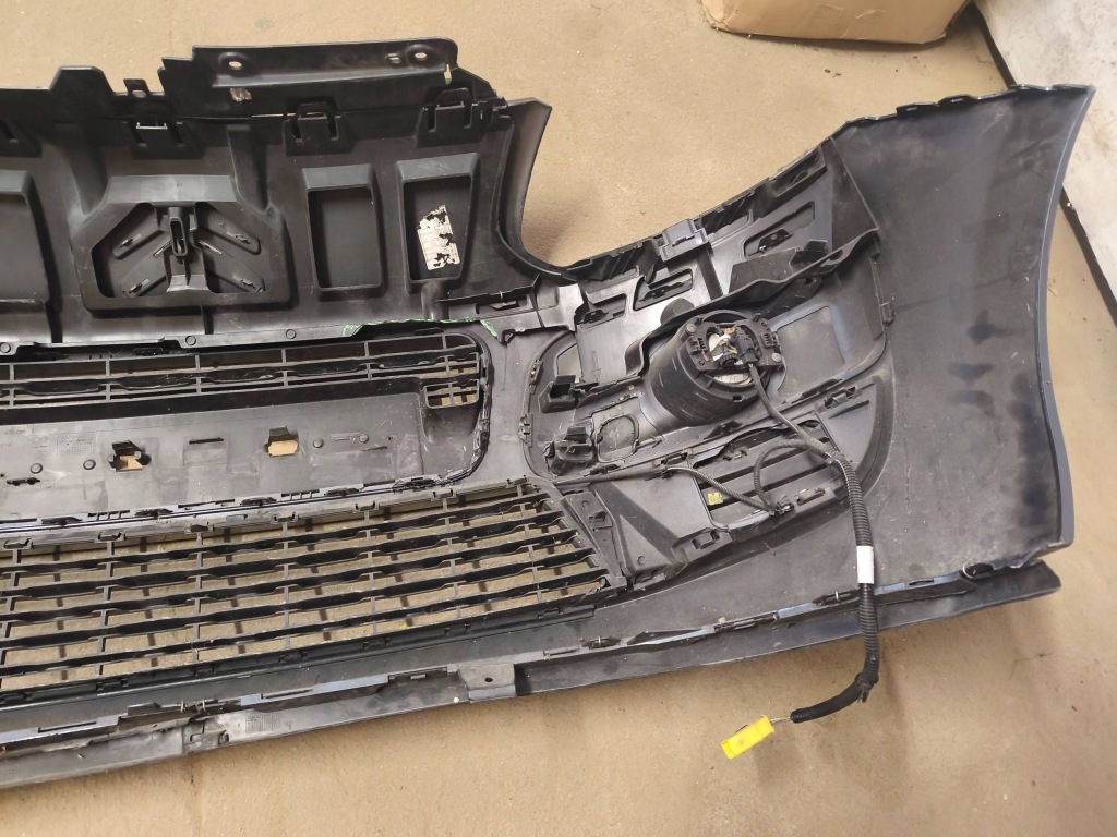 Бампер citroen c3 picasso 9681800777 перед передний Оригинал