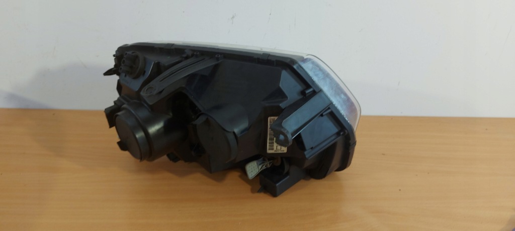 Dacia duster lift левая лампа перед фара в Украине