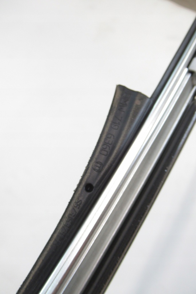 фото №4, Молдинг стекло правый bmw f07 gt modern lci