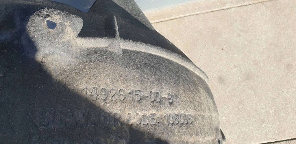 Tesla model y підкрилок задні лівий задній 1492615-00-b в Україні