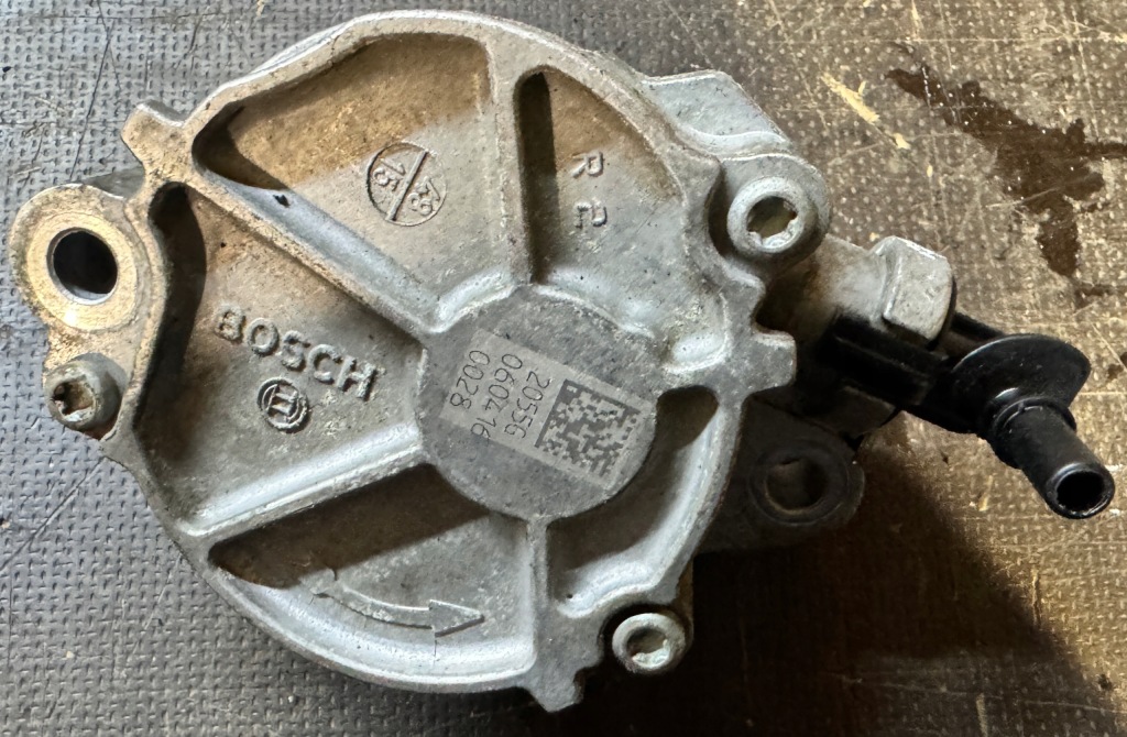 фото №1, Jeep grand cherokee wk2 3.0 насос вакуум