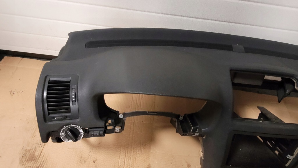 фото №9, Консоль панель приладів панель приладів +2x подушка skoda octavia ii europa оригінал демонтаж