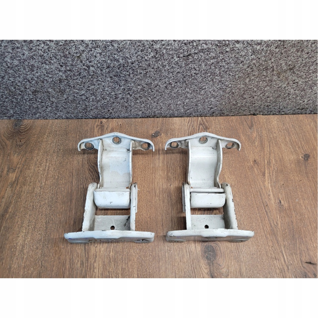 фото №1, Петля trafic iii vivaro задний задняя 844009592r