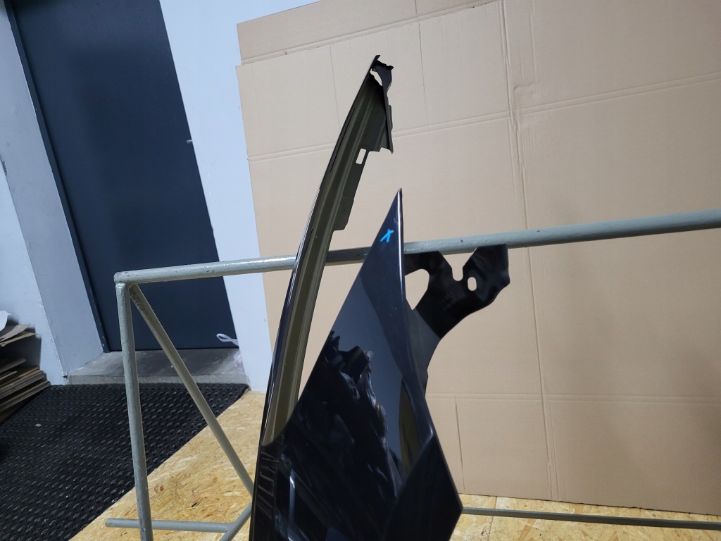 Tesla 3 3 крыло  передний перед правый  оригинальный с Разборки