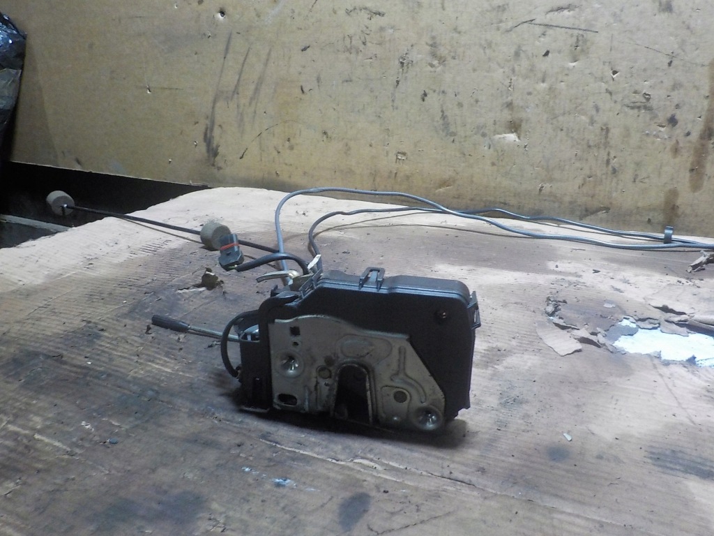 фото №4, Замок дверь правый перед 5 pin mercedes c w203 2.0b