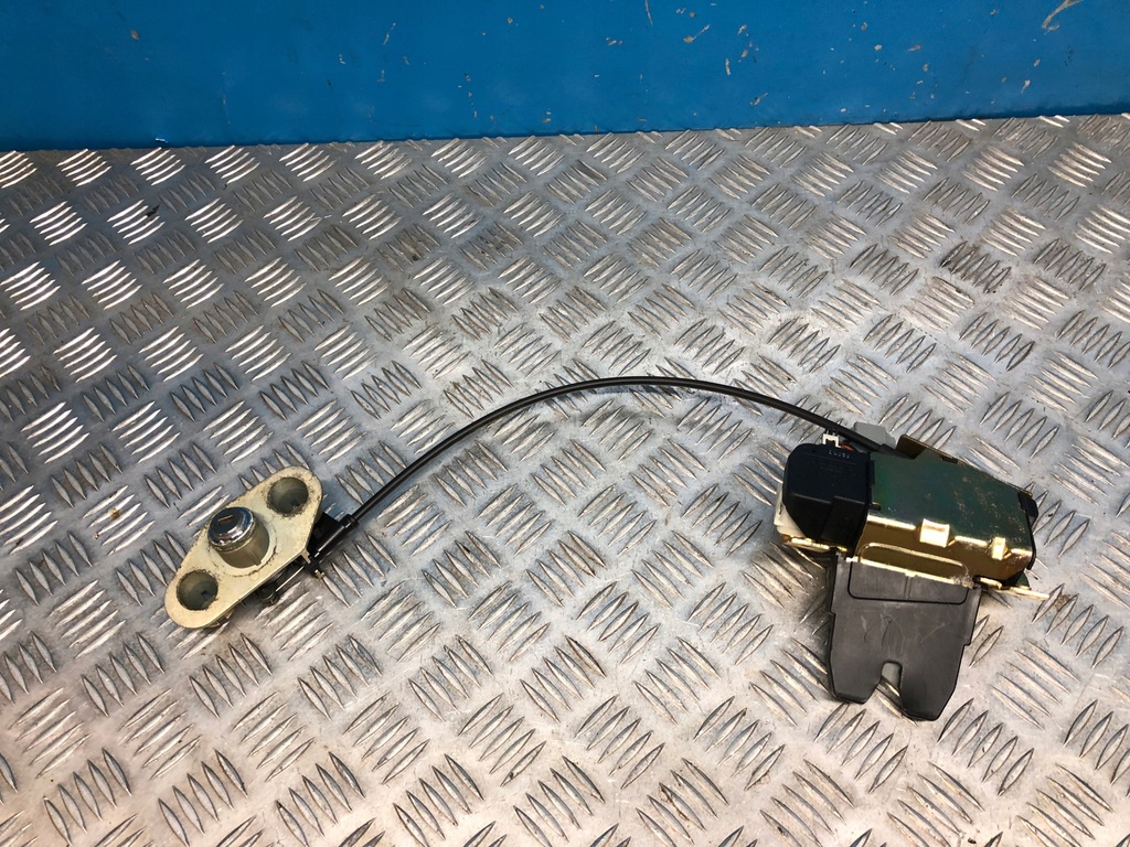 фото №1, Volvo s60 i замок кришки багажника задня 8652398