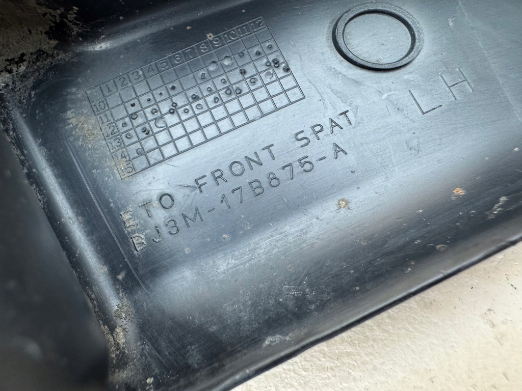 фото №13, Land rover evoque l538 11r- кронштейн направляющая бампера левый перед bj3m-17b875