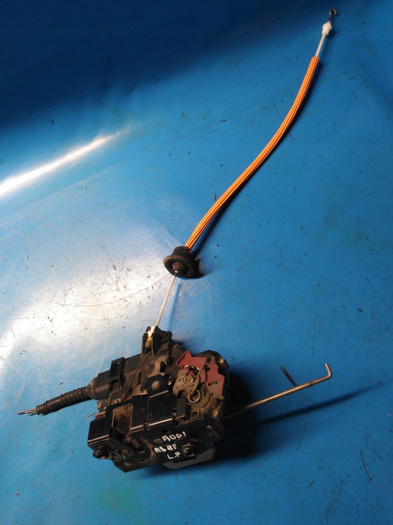 фото №1, Замок двері правий перед audi a3 8p 3d audi a8