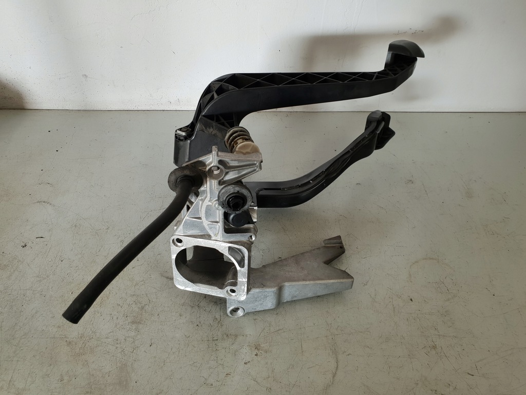 фото №5, Audi a4 b6 04r педали pedaliera europa механическая коробка передач