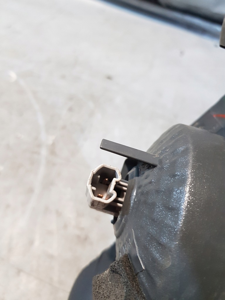 фото №8, Лампа права задня w кришка kombi mazda 6 gg 22661974