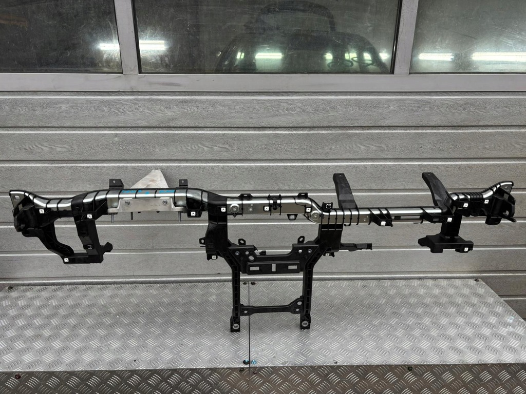 фото №1, Tesla model 3 s plaid 2021r. каркас консолі труба eu.