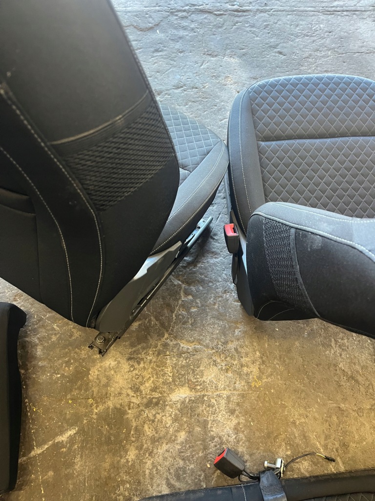 фото №12, Сиденья заднее сиденье skoda fabia iii 6v 16r комплект ładne europa