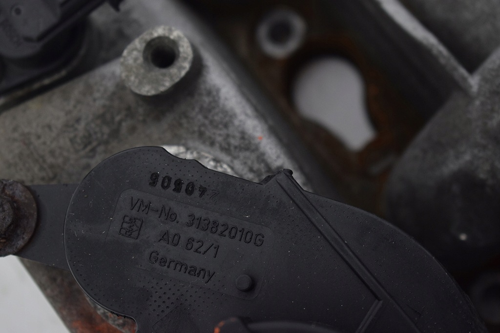 фото №7, Кришка клапанів вали chrysler voyager iv 2.8 crdi 90132360f