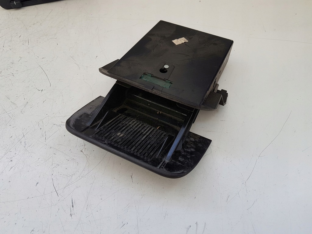 фото №1, Пепельница volvo v70 97r eu другое