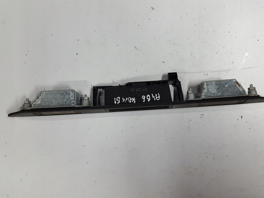 фото №4, Audi a4 b6 00-04r молдинг ручка крышки багажника kombi