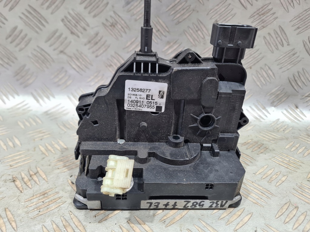 Купить Ручка замок дверь левый перед opel meriva b