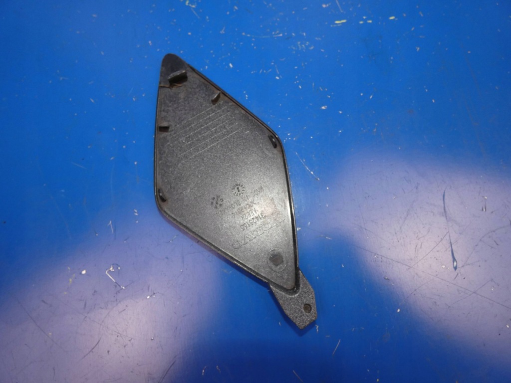 фото №2, Volvo xc60 ii заглушка бампера фаркоп перед передняя