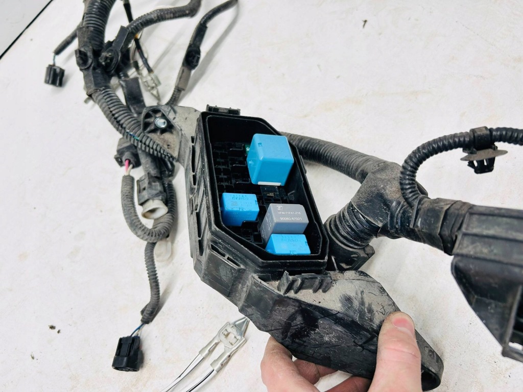 фото №10, Corolla e21 1.8 hybrydad kombi hb електропроводка джгут відсік двигуна корпус