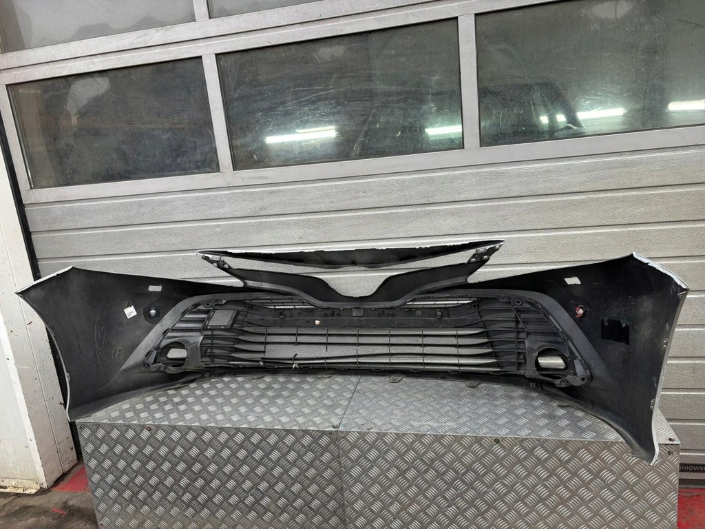 фото №8, Toyota camry viii бампер перед 17-