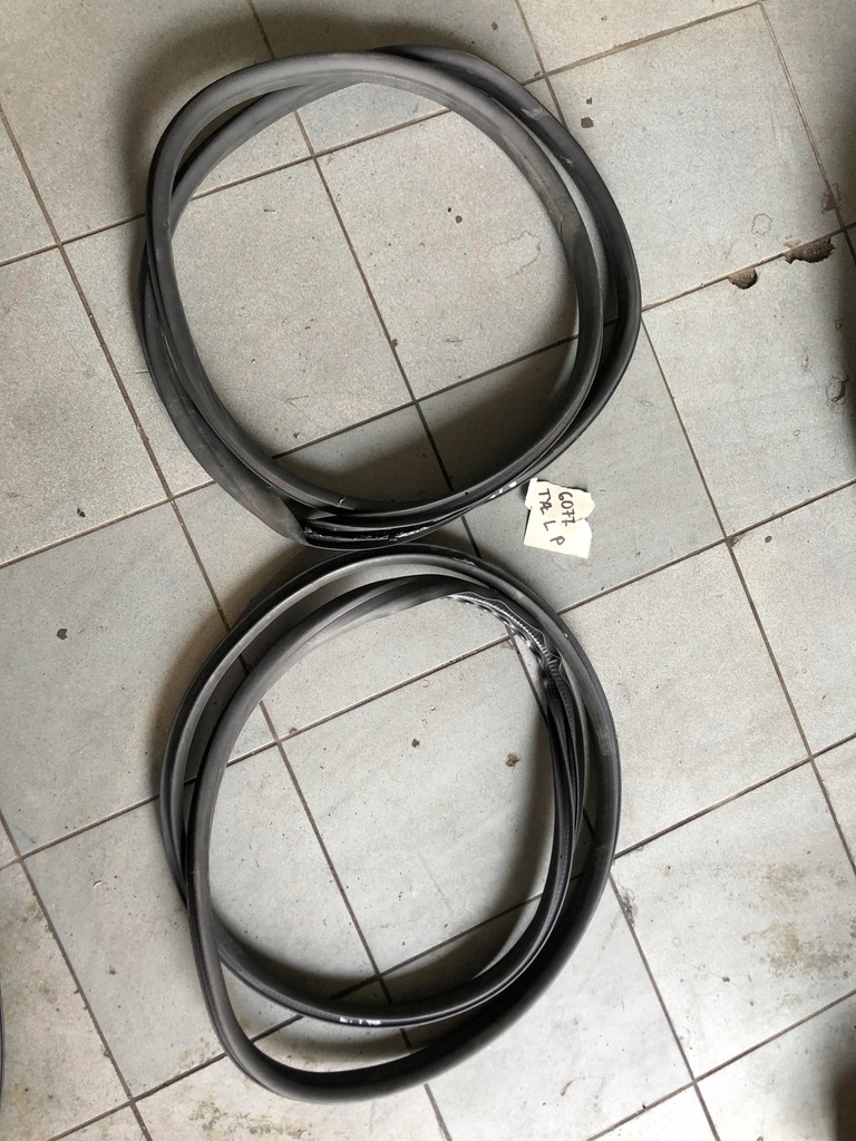 фото №1, Ford ka+ plus 16- прокладка кузовна двері задня