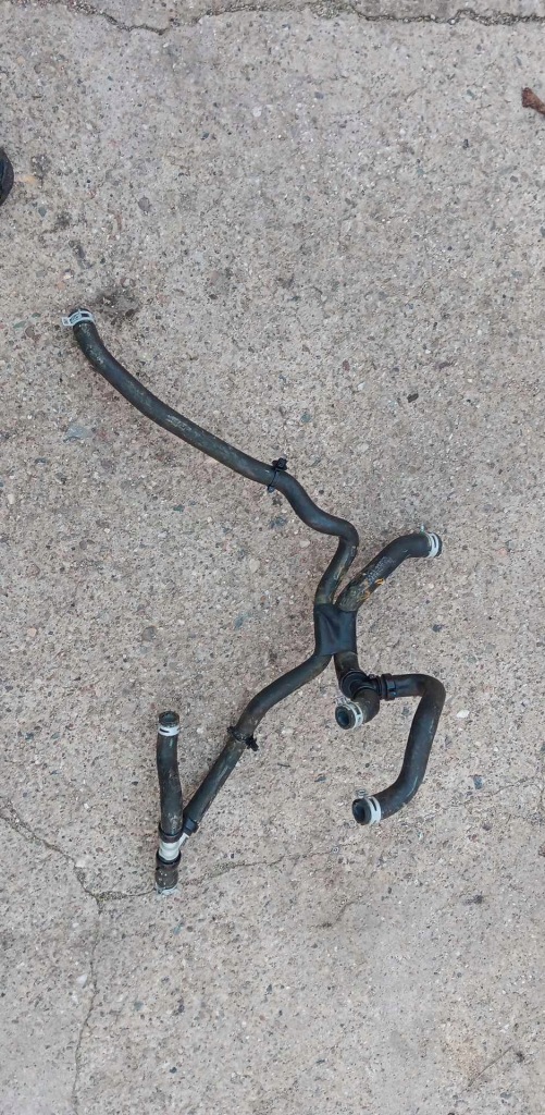 фото №1, Пабтрубок  шланг воды renault twingo iii 215016357r