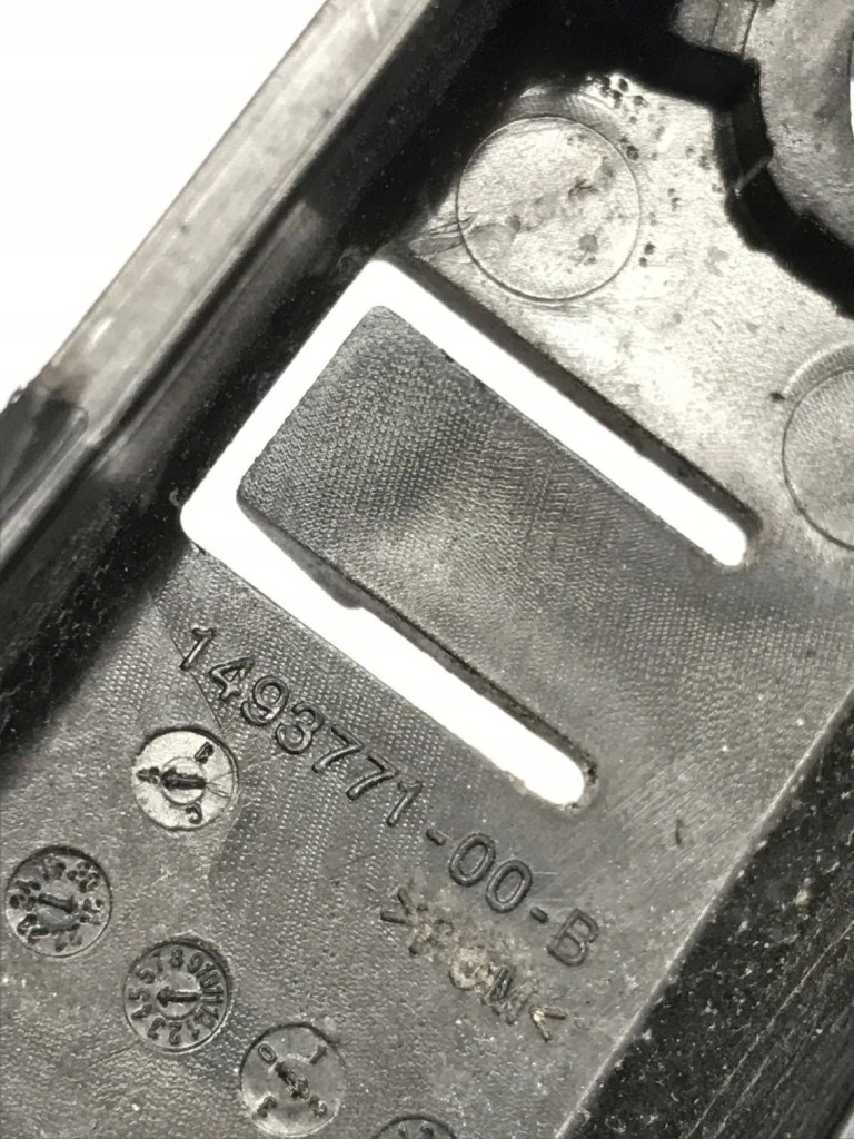 Tesla model y 2021 правая / кронштейн бампера передний 149377100b Киев