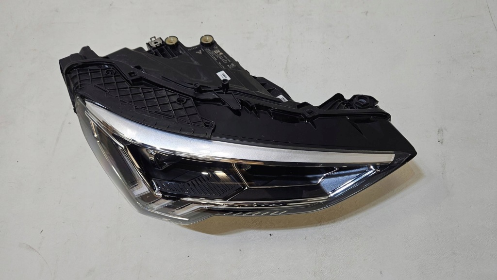 Фара правый  перед передняя audi q3 83a full led 83a941034 Оригинал
