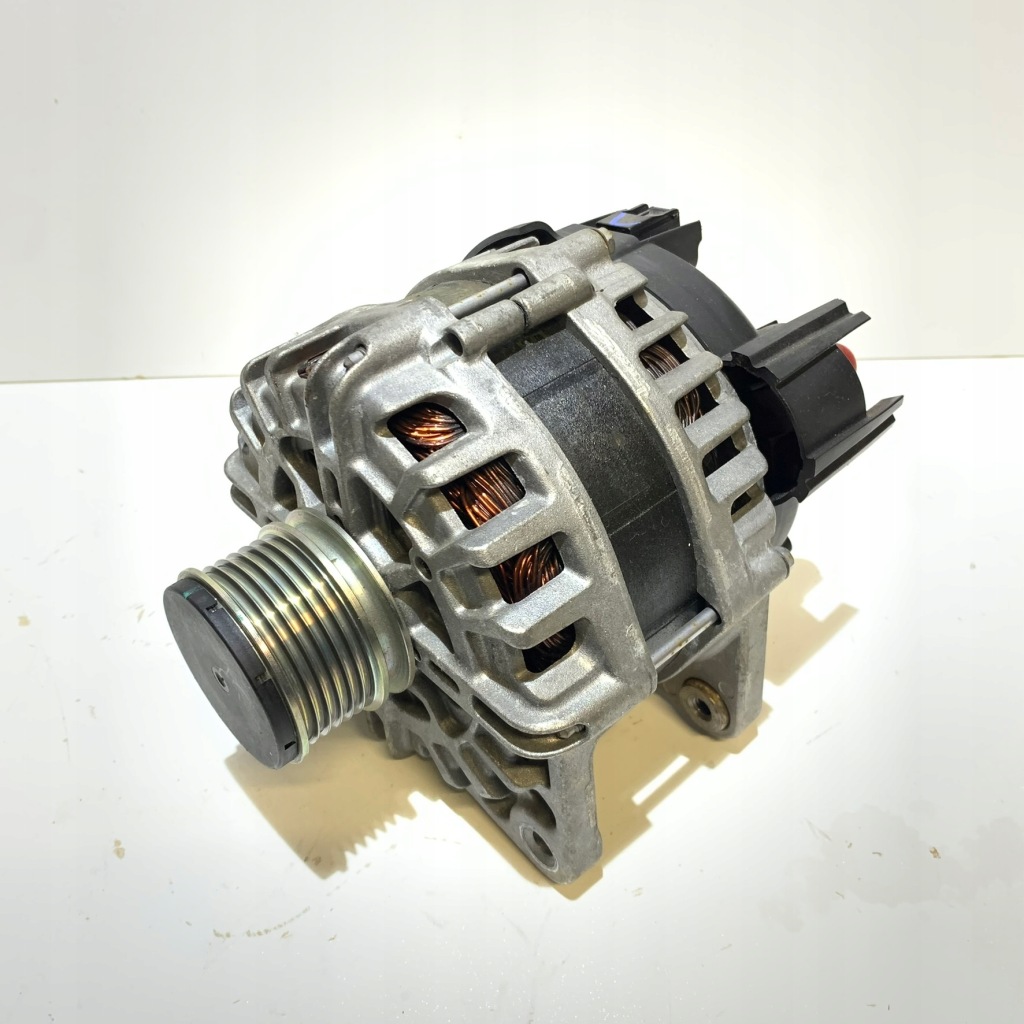 Генератор 231004719r renault captur 2 clio v 1.5 dci adblue в Украине