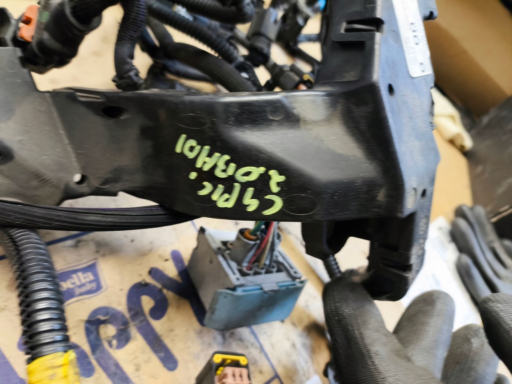 фото №6, Citroen c4 grand picasso 2.0 bhdi жгут электропроводка двигателя 9806852980 ?