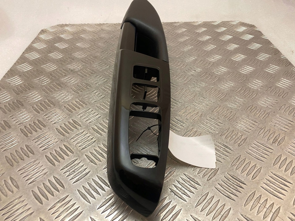 фото №8, Kia sportage рамка кнопок открывания стекло дверь передних