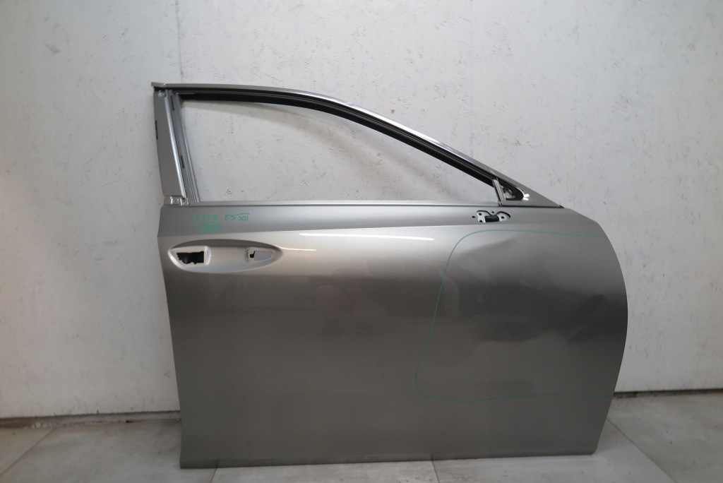 Купити Двері праве передні праві перед lexus es 2018-