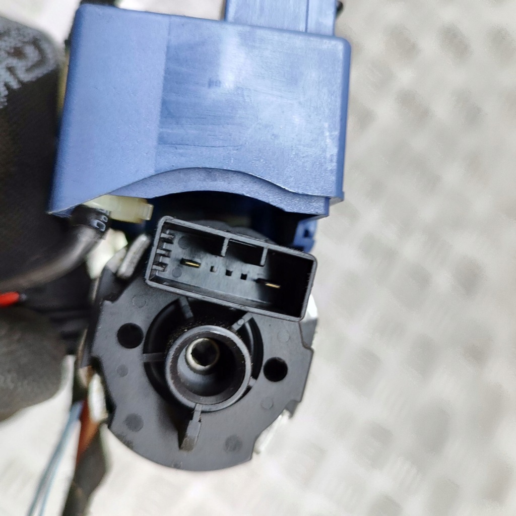 фото №6, Audi q7 4l 2007 правая сторона петля крышки задний багажника