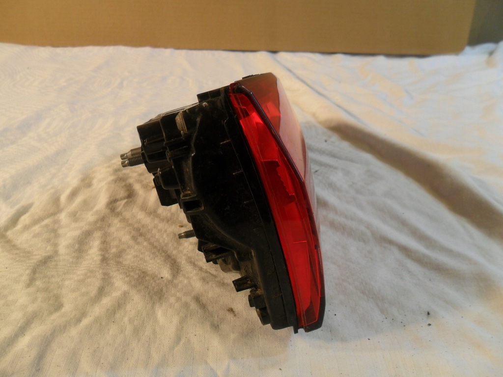 фото №7, Audi a4 b9 лампа крышки левый задняя 8w0 8w9 8w9945075