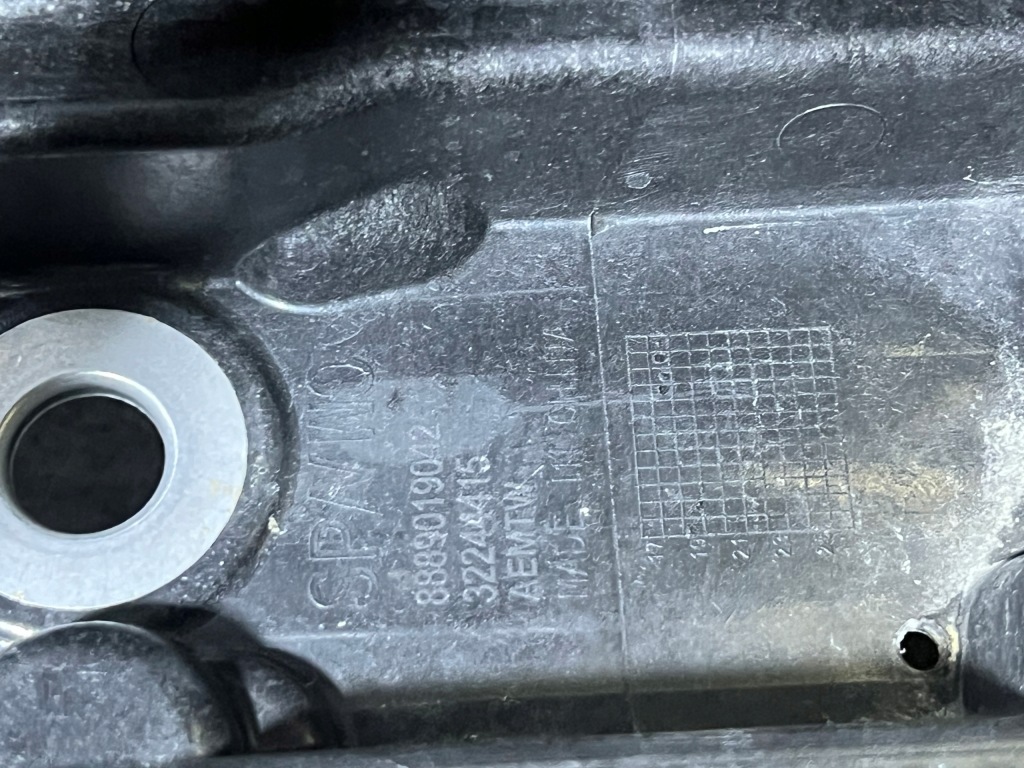 Купить Volvo xc40 1.5 t3 основание кронштейн аккумулятор держатель корпус 32244415