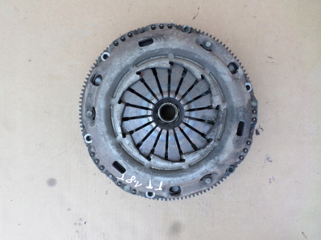 Купити Зчеплення маховик з двома масами audi tt 1.8 t 06a105266p