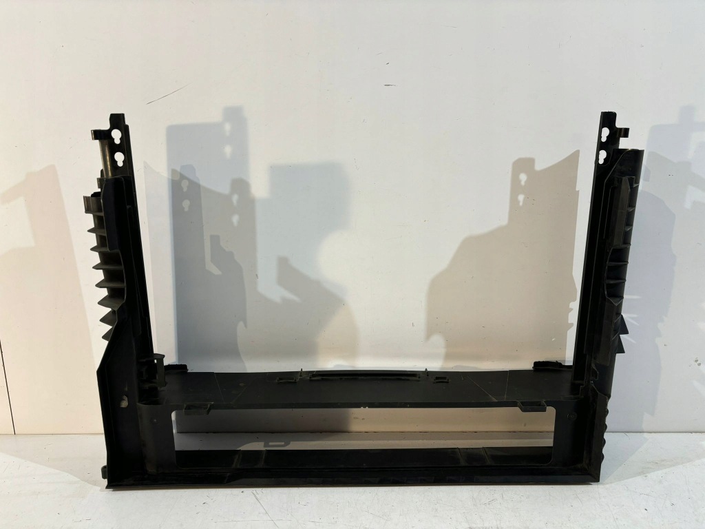 фото №1, Bmw 5 e60 e61 дизель корпус радиатора - 16589