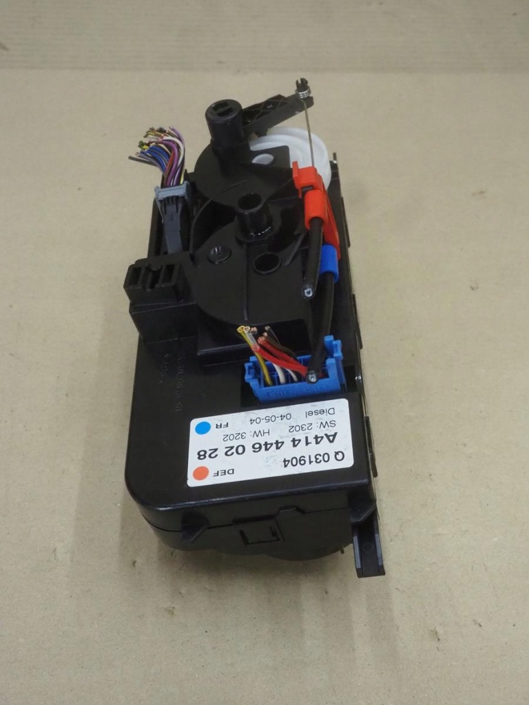 фото №15, Mercedes w414 vaneo панель кондиціонера обігріву a4144460228